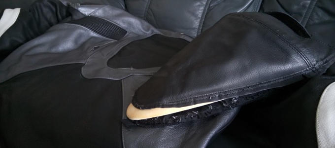 Hump removal from leathers